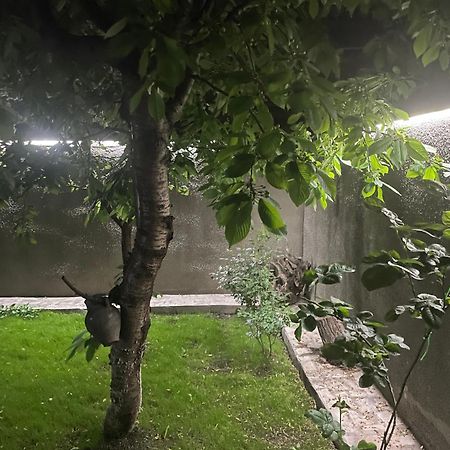 Sm Apartment 1 耶烈万 外观 照片