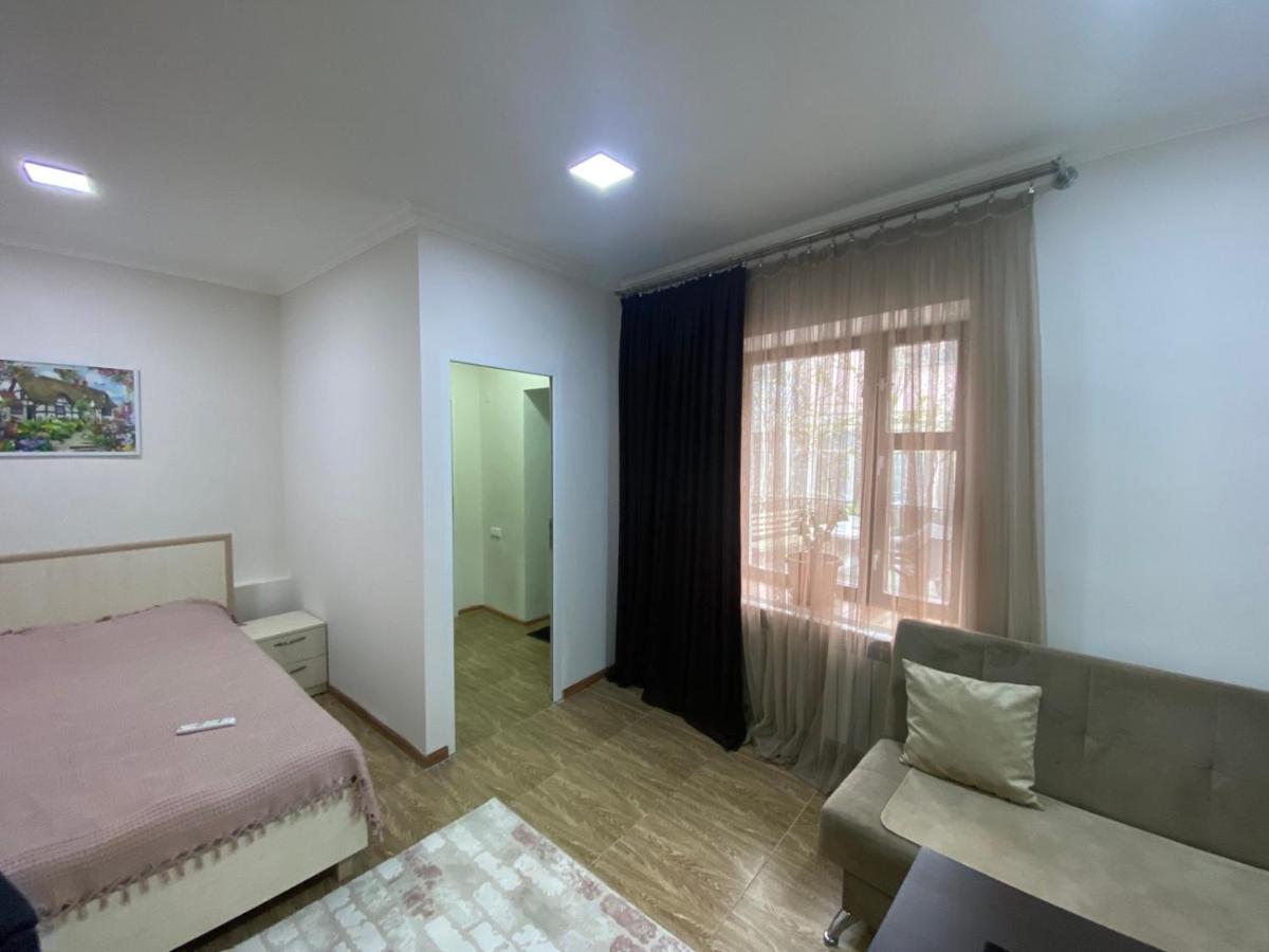 Sm Apartment 1 耶烈万 外观 照片